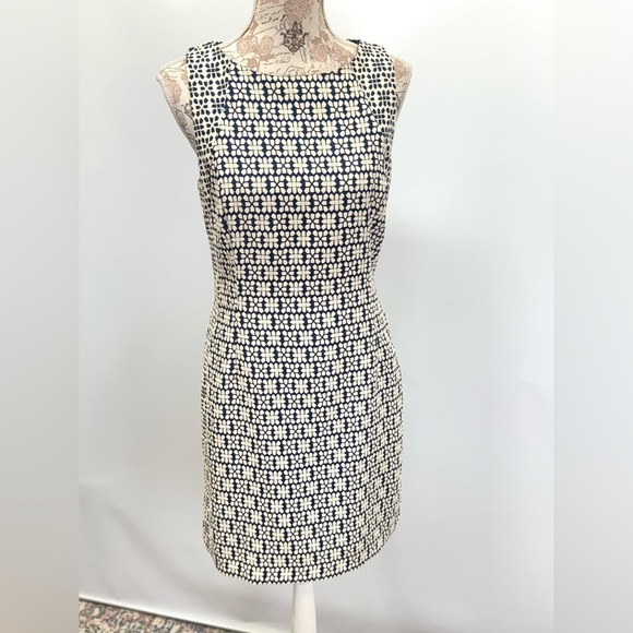 BANANA REPUBLIC Navy and white graphic print sleeveless sheath dress size 10. - Picture 7 of 14